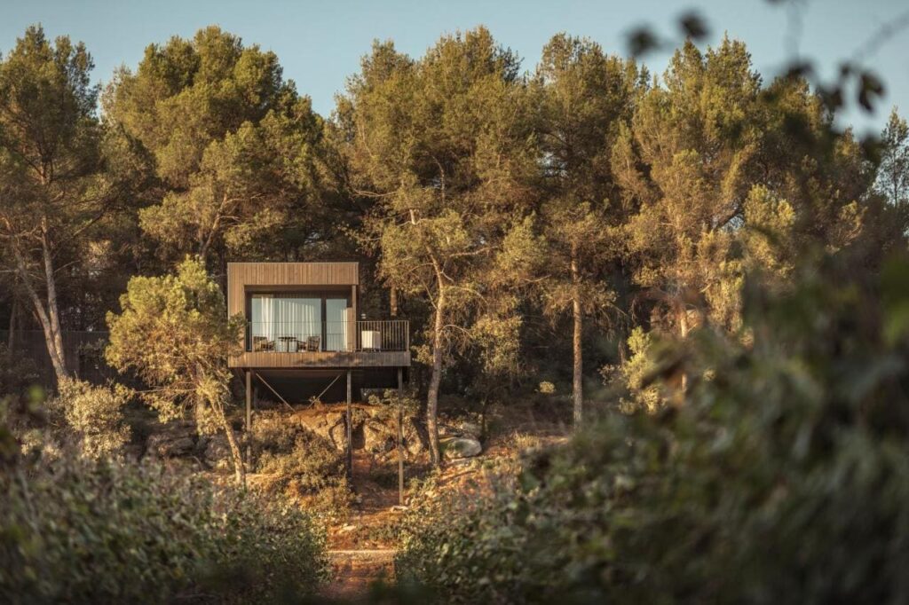 glamping de lujo en cataluña con Les Cabanes de l'Oller del Mas