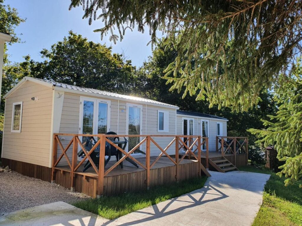 hotel bungallow Camping El Helguero en asturias