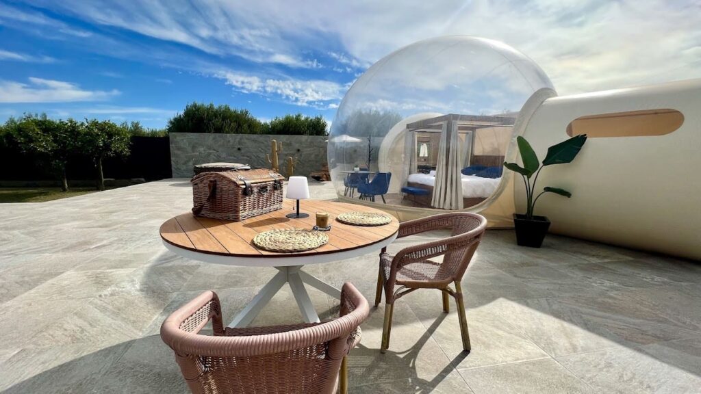 hotel hinchable cupula cielo de jardines en almeria