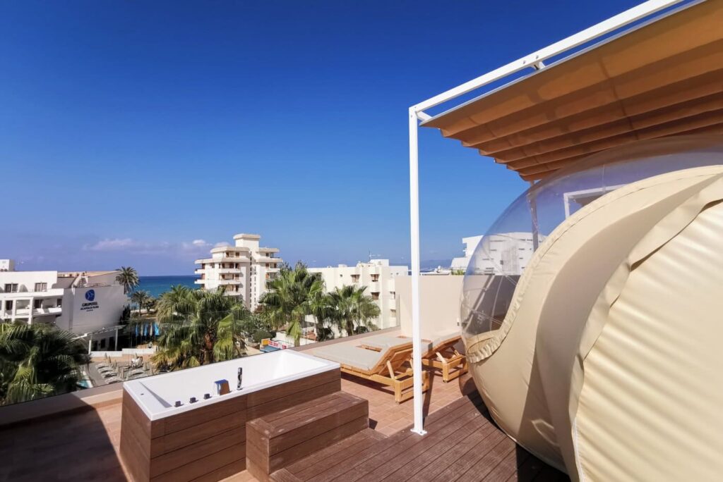 vistas en hotel hinchable tent capi playa mallorca