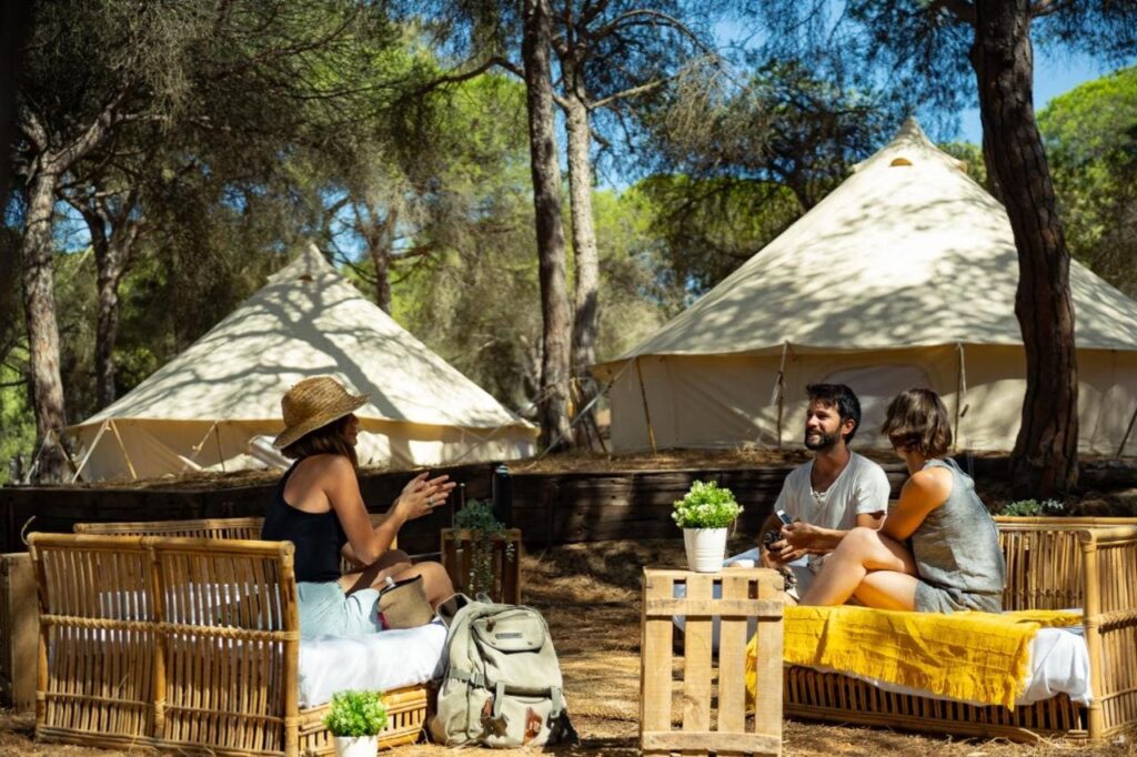 Kampaoh tiendas de campaña estilo cabaña en Isla Cristina en huelva