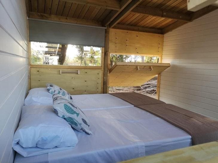 habitacion glamping en playa taray huelva