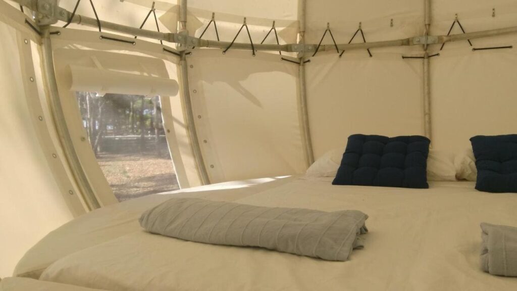 hotel glamping glovo en huelva con playa taray