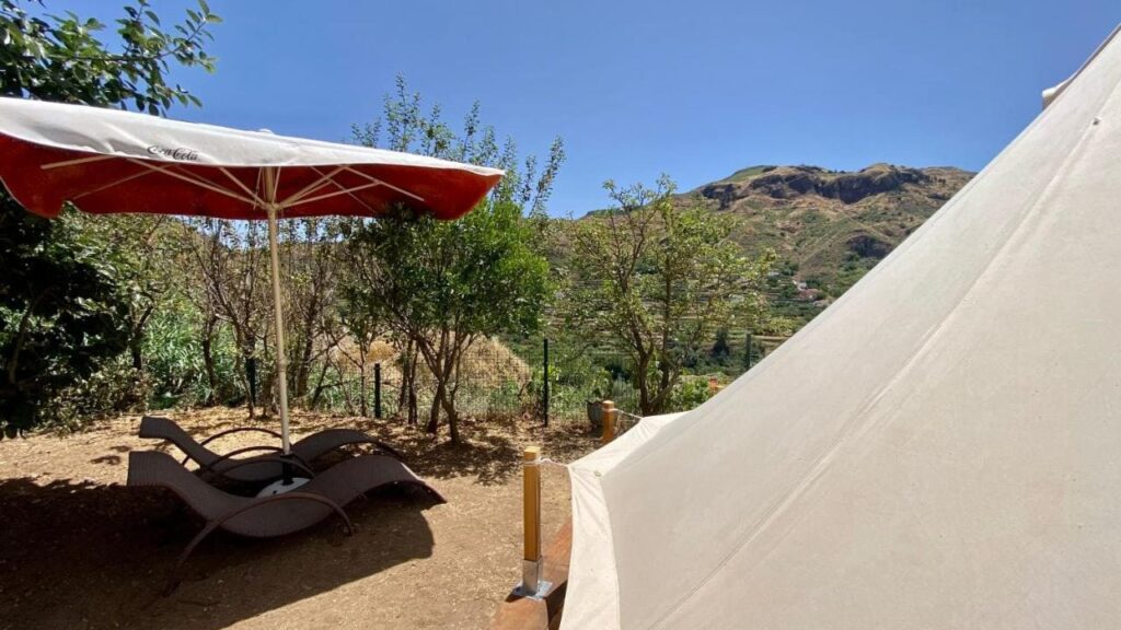 terraza en glamping tipi gran canaria